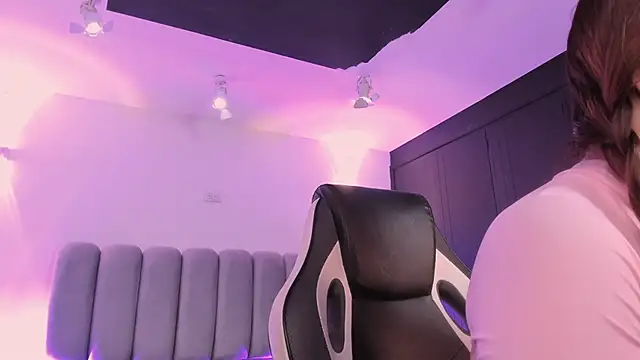 AlliceLover online show from 12/15/25, 11:36