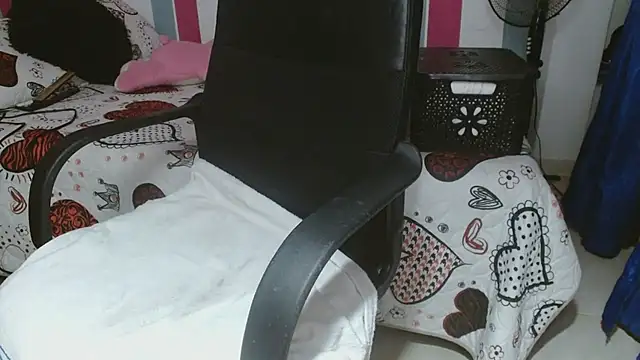 karo lovely online show from 10/22/25, 10:42