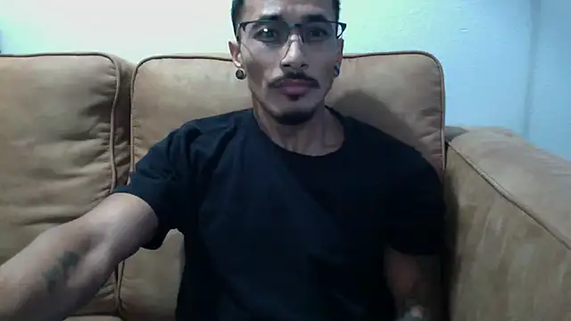 Snapshot of tanjir020 chatting on 10/02/25, 04:03 tanjir020 online show from 10/02/25, 04:03