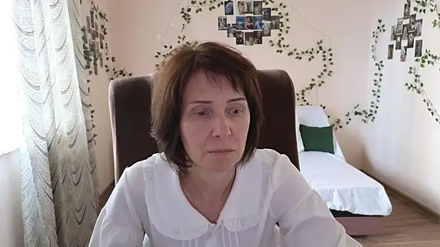 Snapshot of Lia_Tito chatting on 09/19/25, 12:17 Lia Tito online show from 09/19/25, 12:17