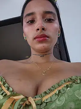 Lorena Mcfly online show from 10/31/25, 01:23