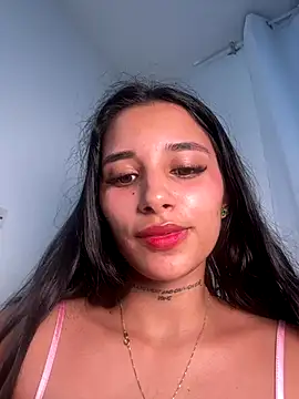 Lorena Mcfly online show from 12/15/25, 12:37