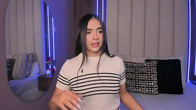 LucySalvatore  online show from 02/23/26, 09:45