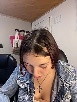 Karen18 boobs online show from 04/25/26, 03:42