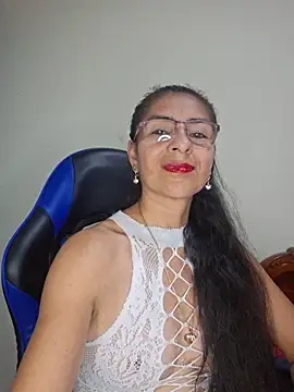 Natasha 50 online show from 12/15/25, 10:14