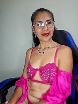 Snapshot of Natasha_50 chatting on 12/18/25, 12:06 Natasha 50 online show from 12/18/25, 12:06