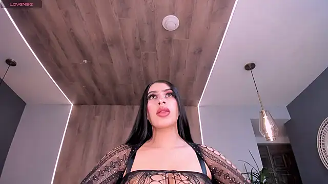 LeahLombardi  online show from 11/28/25, 03:31