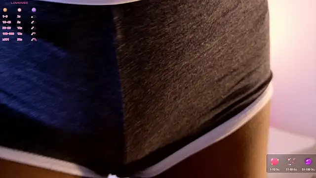 Snapshot of Emely_Deluxe chatting on 02/15/26, 11:41 Emely Deluxe online show from 02/15/26, 11:41