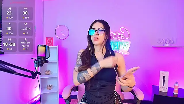 Alice Vixen online show from 11/06/25, 12:39