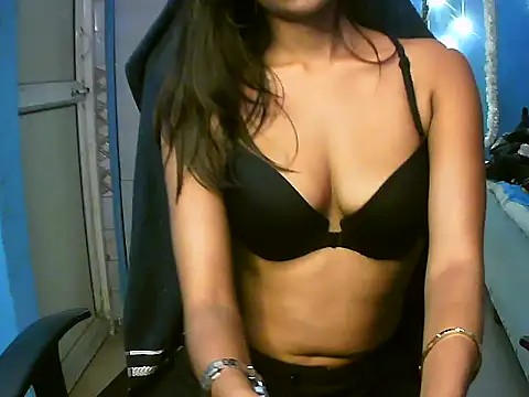 Snapshot of RENUKA_RAJPUT chatting on 11/26/25, 06:53 RENUKA RAJPUT online show from 11/26/25, 06:53