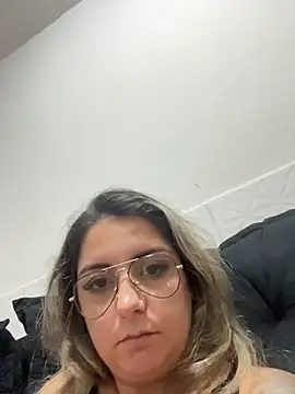 Snapshot of sophiemonroevip chatting on 02/05/26, 02:05 sophiemonroevip online show from 02/05/26, 02:05