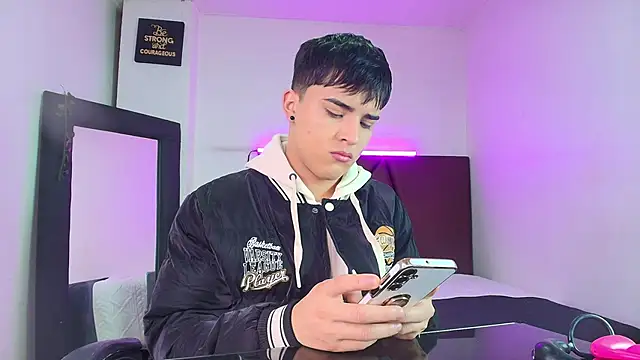 Lucass love online show from 10/11/25, 01:09