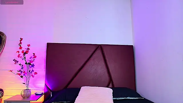 Lucass love online show from 04/05/26, 01:41