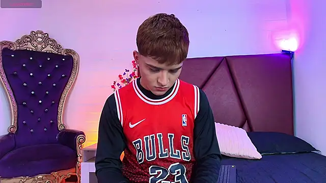 Lucass love online show from 04/08/26, 01:33