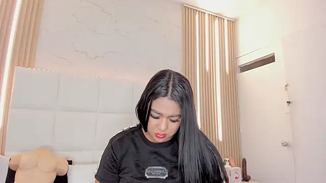 Meloddy Parkerr  online show from 04/18/26, 12:09