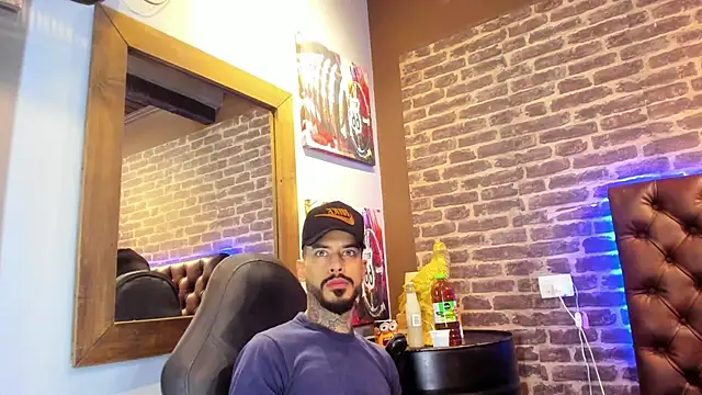 VinzenzRizzo online show from 10/28/25, 03:32