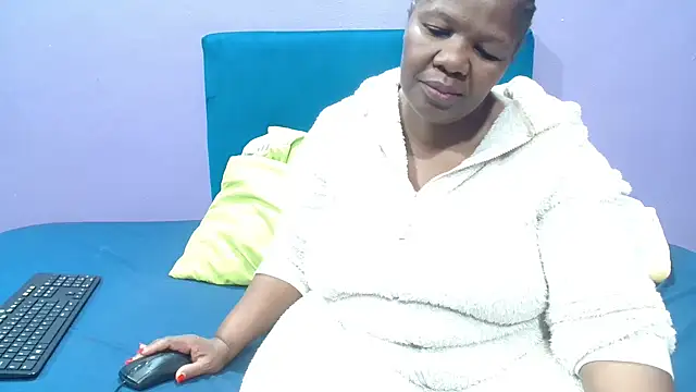 Snapshot of NaughtyChubbyZoe chatting on 10/01/25, 05:24 NaughtyChubbyZoe online show from 10/01/25, 05:24