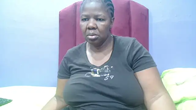 NaughtyChubbyZoe online show from 11/26/25, 05:08