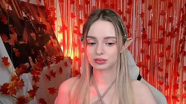 Snapshot of JuliaBrewwer chatting on 10/27/25, 11:58 JuliaBrewwer online show from 10/27/25, 11:58