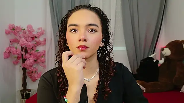 Taylor Tina online show from 10/08/25, 03:31