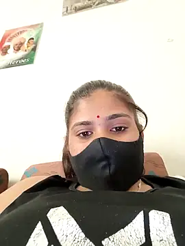 Snapshot of MISS_RIYA14 chatting on 09/10/25, 11:43 MISS RIYA14 online show from 09/10/25, 11:43