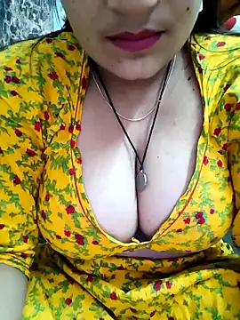 Snapshot of MISS_RIYA14 chatting on 10/17/25, 05:43 MISS RIYA14 online show from 10/17/25, 05:43