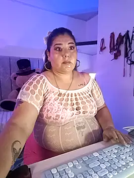 AndreaKinky online show from 11/26/25, 08:15