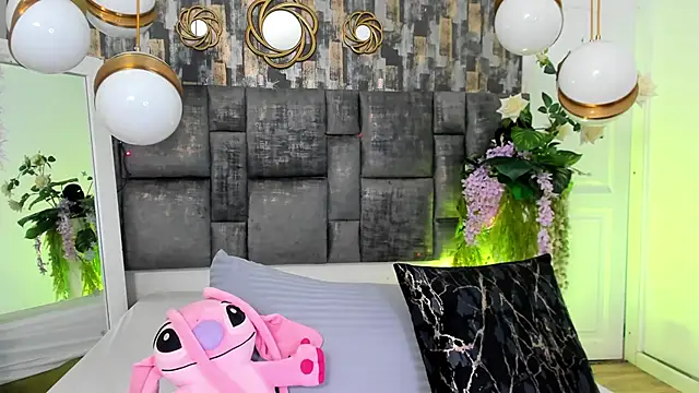 Snapshot of PatyLawrence chatting on 02/05/26, 04:17 PatyLawrence online show from 02/05/26, 04:17