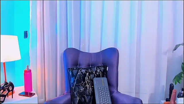 Snapshot of PatyLawrence chatting on 02/24/26, 04:10 PatyLawrence online show from 02/24/26, 04:10