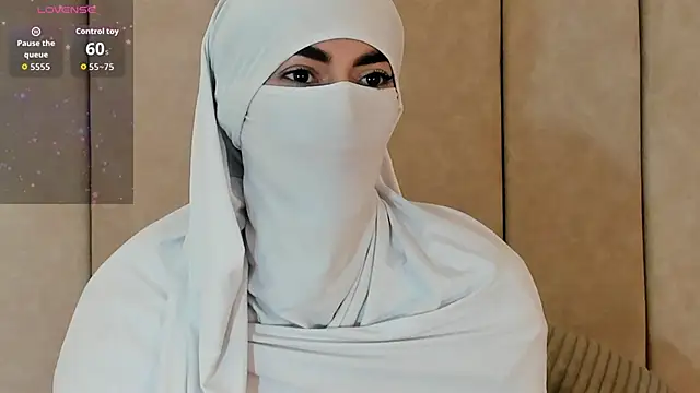 Snapshot of _Zahiira_ chatting on 09/22/25, 11:56 Zahiira online show from 09/22/25, 11:56