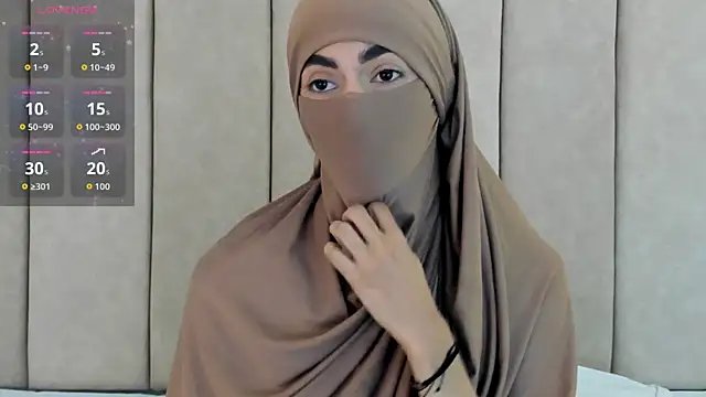 Snapshot of _Zahiira_ chatting on 10/22/25, 12:16 Zahiira online show from 10/22/25, 12:16