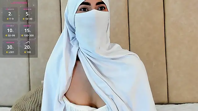  Zahiira  online show from 11/04/25, 12:04