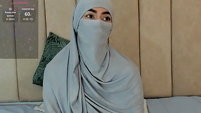 Snapshot of _Zahiira_ chatting on 11/13/25, 12:15 Zahiira online show from 11/13/25, 12:15