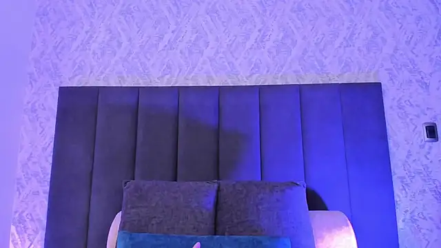 dana hazze online show from 11/25/25, 09:04