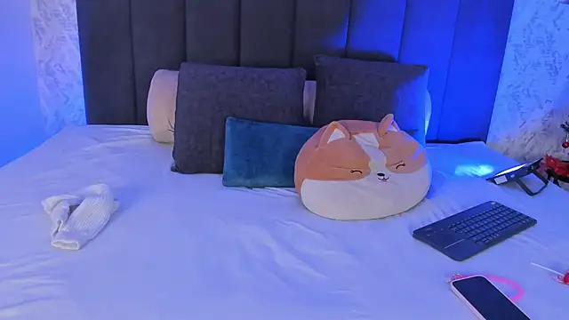 dana hazze online show from 12/17/25, 09:21