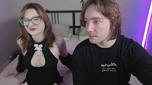 Snapshot of ellen_and_danny chatting on 12/20/25, 05:09 ellen and danny online show from 12/20/25, 05:09