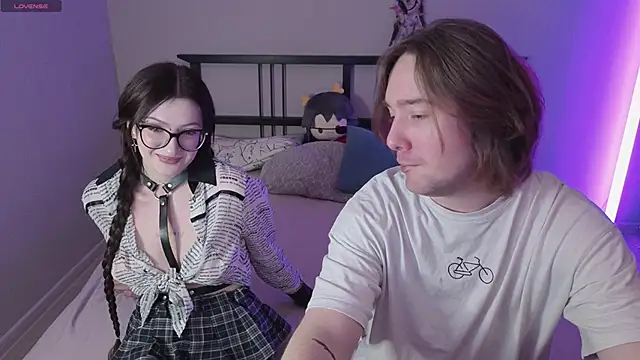 Snapshot of ellen_and_danny chatting on 02/01/26, 05:22 ellen and danny online show from 02/01/26, 05:22