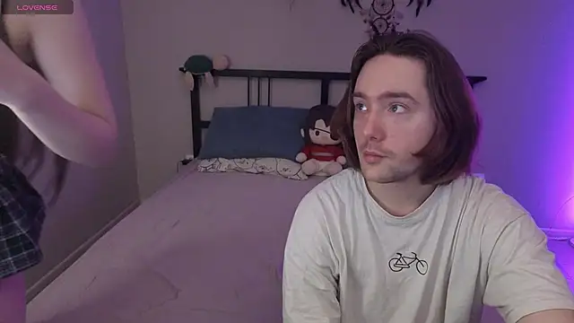 Snapshot of ellen_and_danny chatting on 02/07/26, 05:27 ellen and danny online show from 02/07/26, 05:27