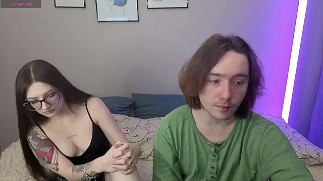 Snapshot of ellen_and_danny chatting on 02/10/26, 05:17 ellen and danny online show from 02/10/26, 05:17