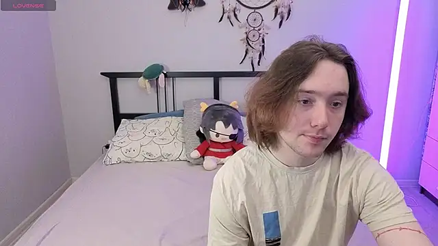 Snapshot of ellen_and_danny chatting on 02/25/26, 05:11 ellen and danny online show from 02/25/26, 05:11