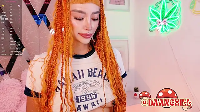 ScarlettRusso1 online show from 04/03/26, 10:13