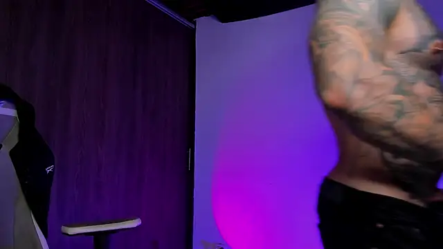 Snapshot of natevillage chatting on 09/20/25, 03:07 natevillage online show from 09/20/25, 03:07