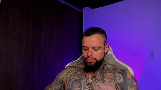 Snapshot of natevillage chatting on 10/13/25, 01:16 natevillage online show from 10/13/25, 01:16