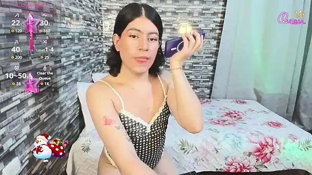 xxxEmmaxx online show from 12/17/25, 02:28