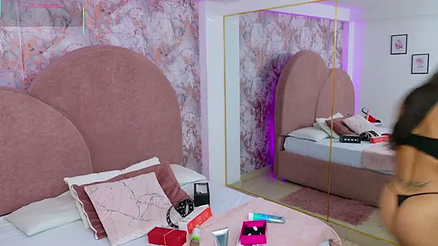 Snapshot of RavenGloomy chatting on 09/20/25, 03:07 RavenGloomy online show from 09/20/25, 03:07