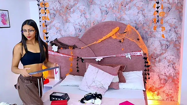 Snapshot of RavenGloomy chatting on 10/24/25, 07:43 RavenGloomy online show from 10/24/25, 07:43