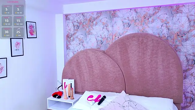 Snapshot of RavenGloomy chatting on 11/17/25, 07:41 RavenGloomy online show from 11/17/25, 07:41