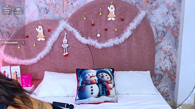 Snapshot of RavenGloomy chatting on 11/30/25, 07:40 RavenGloomy online show from 11/30/25, 07:40