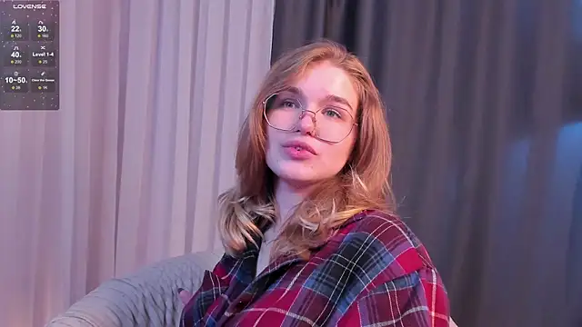 Snapshot of SophieMurrr chatting on 10/14/25, 03:13 SophieMurrr online show from 10/14/25, 03:13