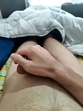 emrekzlk52 online show from 02/13/26, 11:39